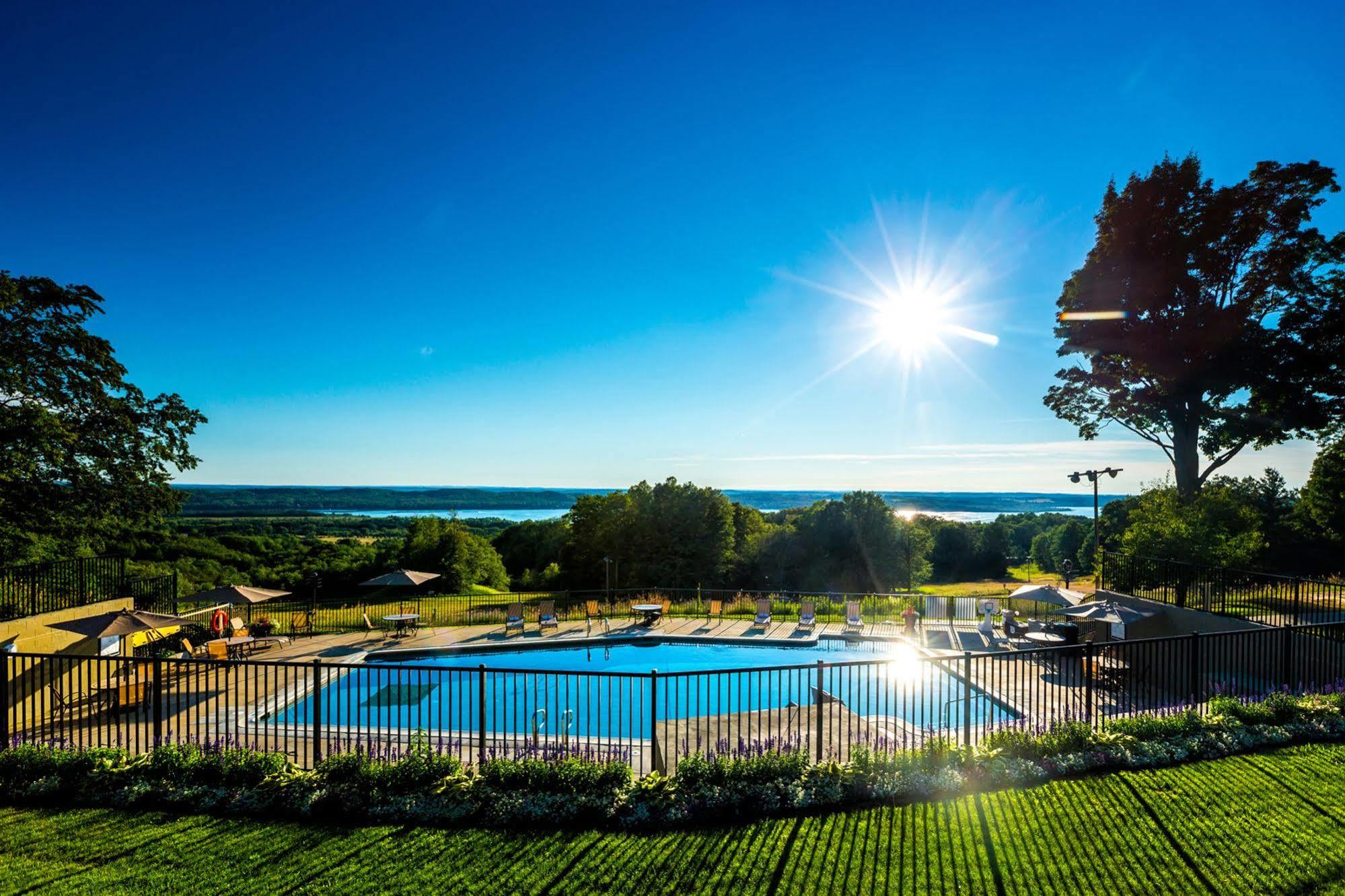 Summit Village Bellaire Экстерьер фото
