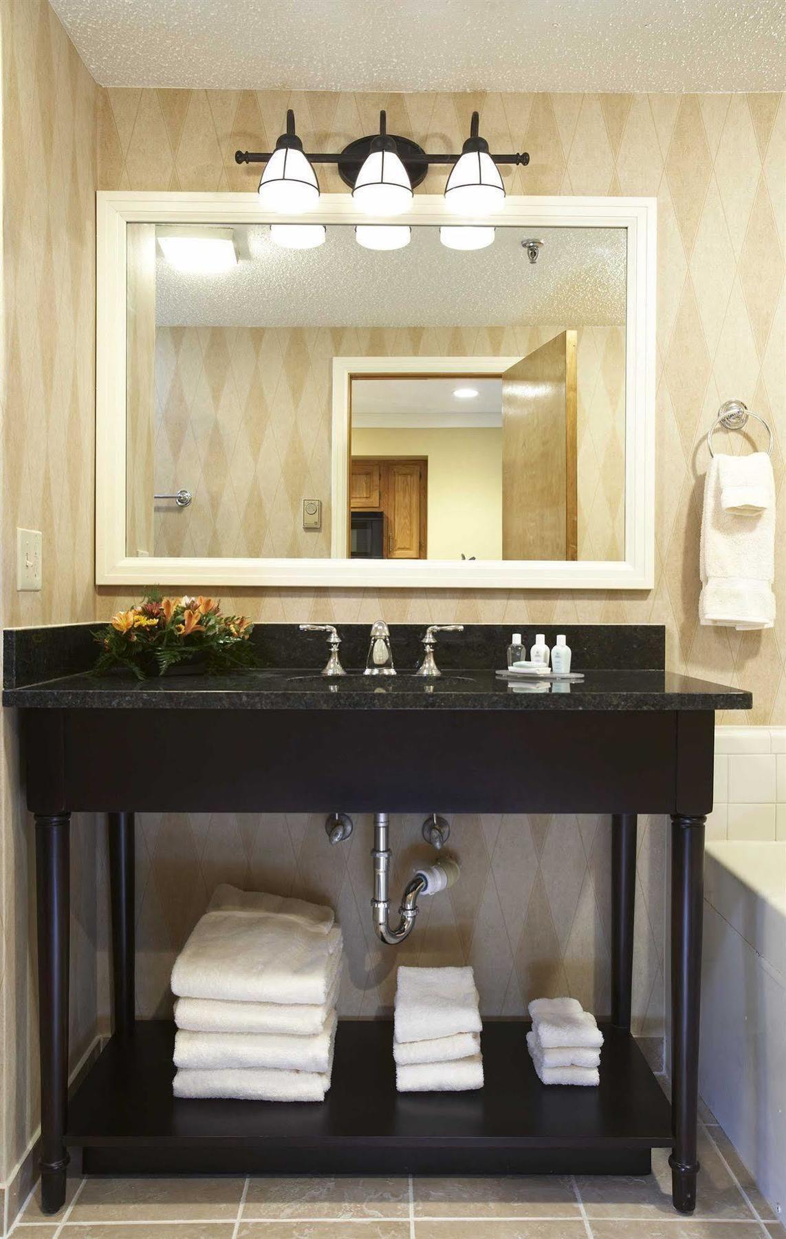 Summit Village Bellaire Экстерьер фото